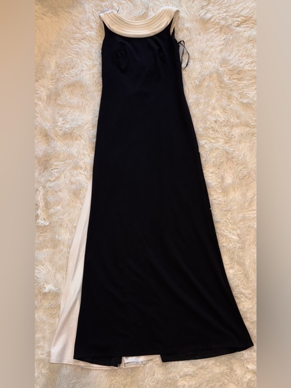 NEW TADASHI SHOJI Plaza V-Back Drape back Crepe Black/ Ivory Gown sz S - Picture 3 of 9